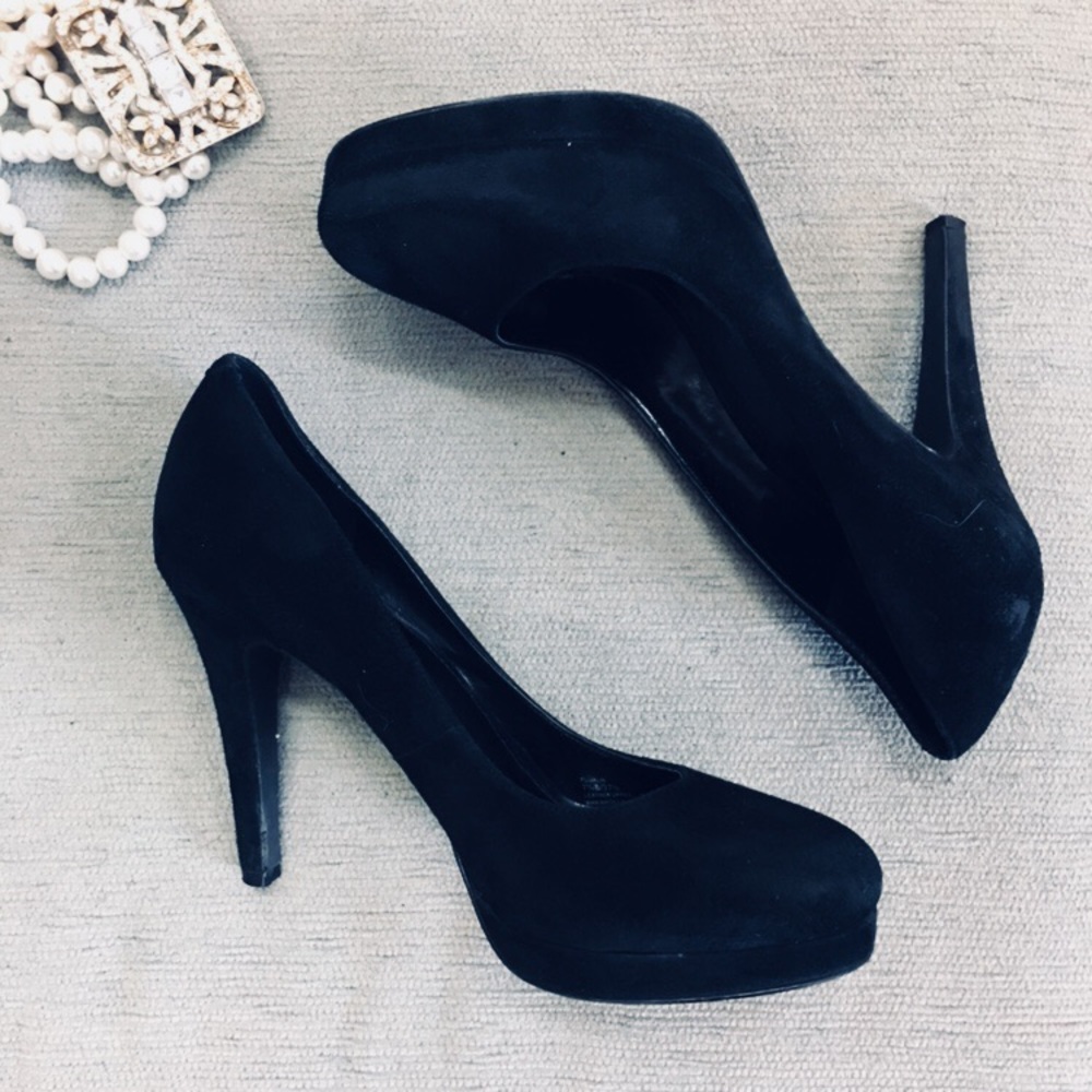 BCBG Generation Black Pumps